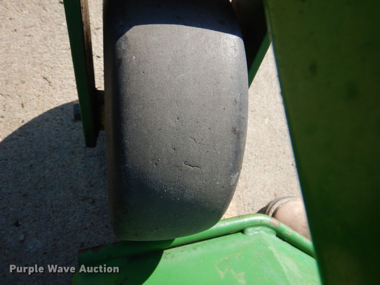 image for item JS9173 John Deere 1600  lawn mower