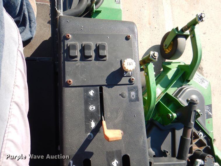 image for item JS9173 John Deere 1600  lawn mower