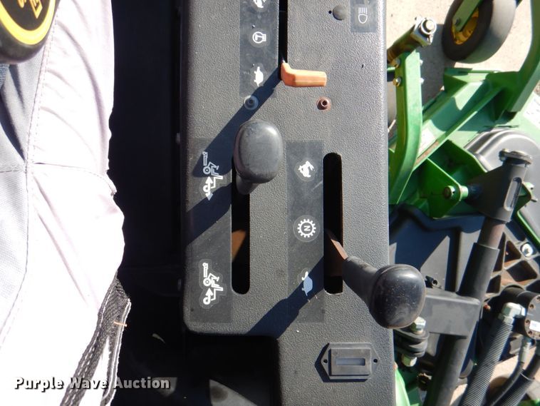 image for item JS9173 John Deere 1600  lawn mower