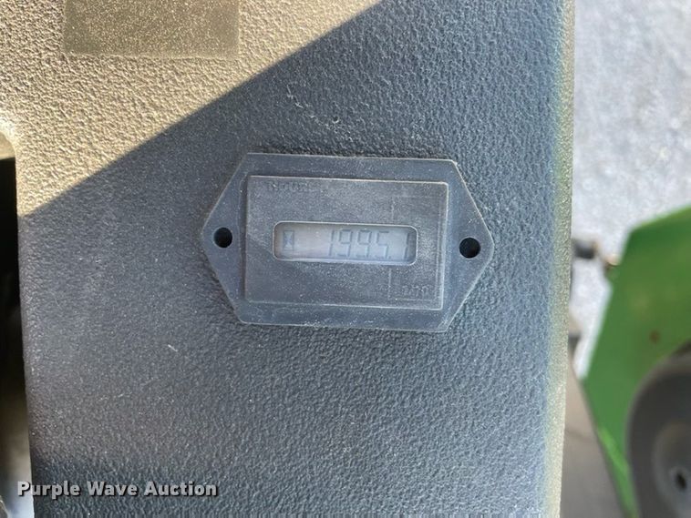 image for item JS9173 John Deere 1600  lawn mower