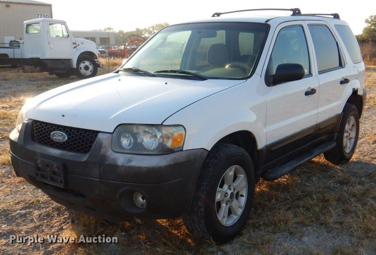 image for item JS9177 2005 Ford Escape  SUV