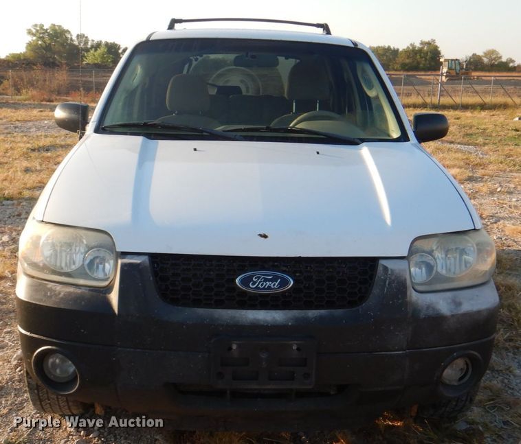 image for item JS9177 2005 Ford Escape  SUV
