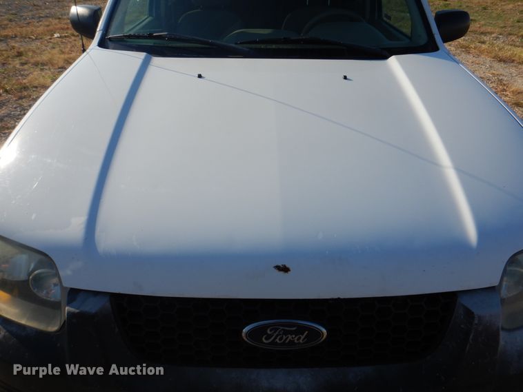 image for item JS9177 2005 Ford Escape  SUV