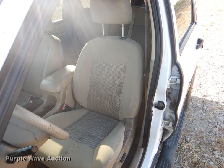 image for item JS9177 2005 Ford Escape  SUV