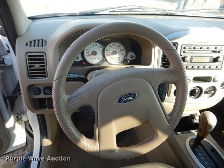 image for item JS9177 2005 Ford Escape  SUV