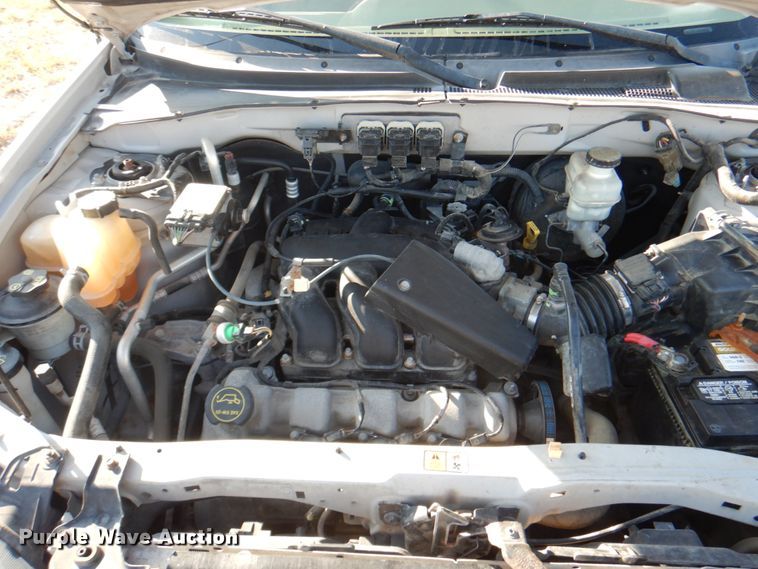 image for item JS9177 2005 Ford Escape  SUV