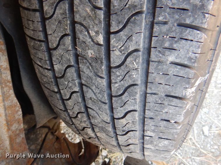 image for item JS9177 2005 Ford Escape  SUV