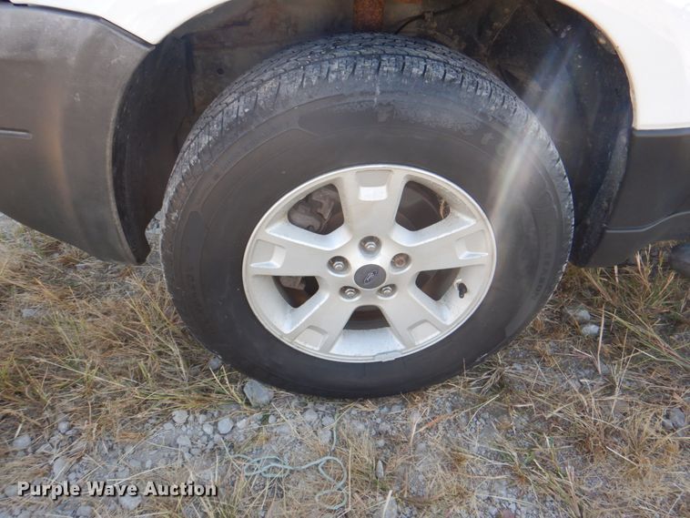 image for item JS9177 2005 Ford Escape  SUV
