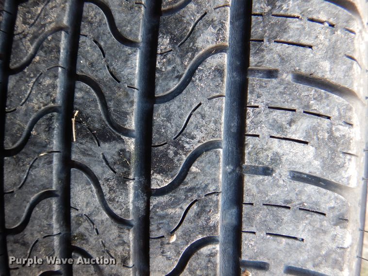 image for item JS9177 2005 Ford Escape  SUV