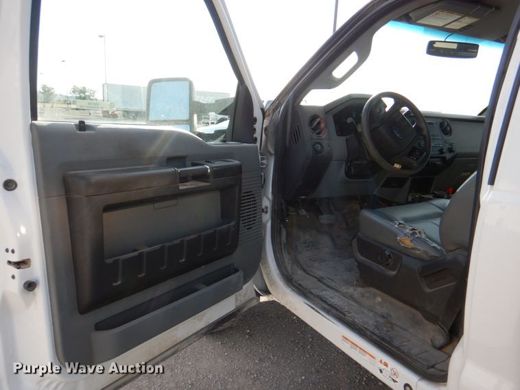 image for item JS9186 2014 Ford F550 Super Duty  utility / service truck
