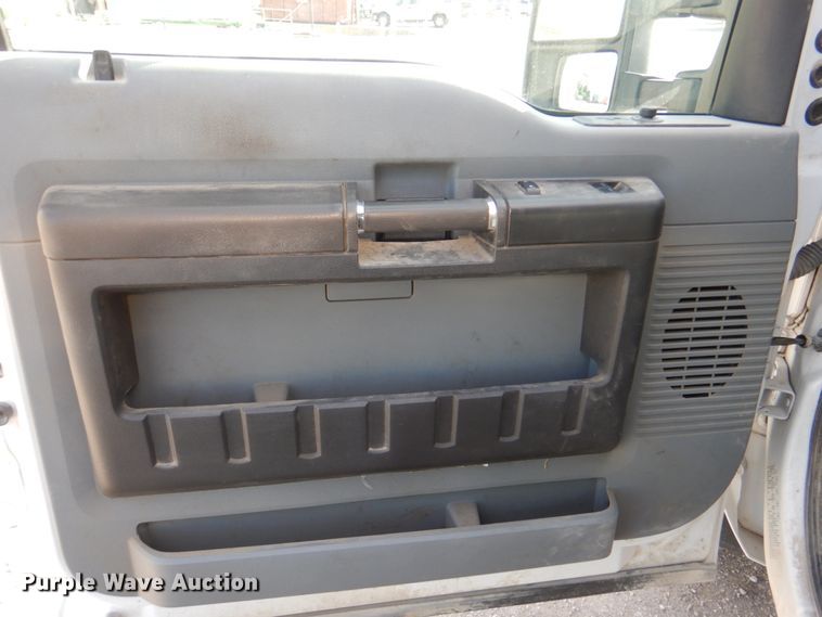 image for item JS9186 2014 Ford F550 Super Duty  utility / service truck