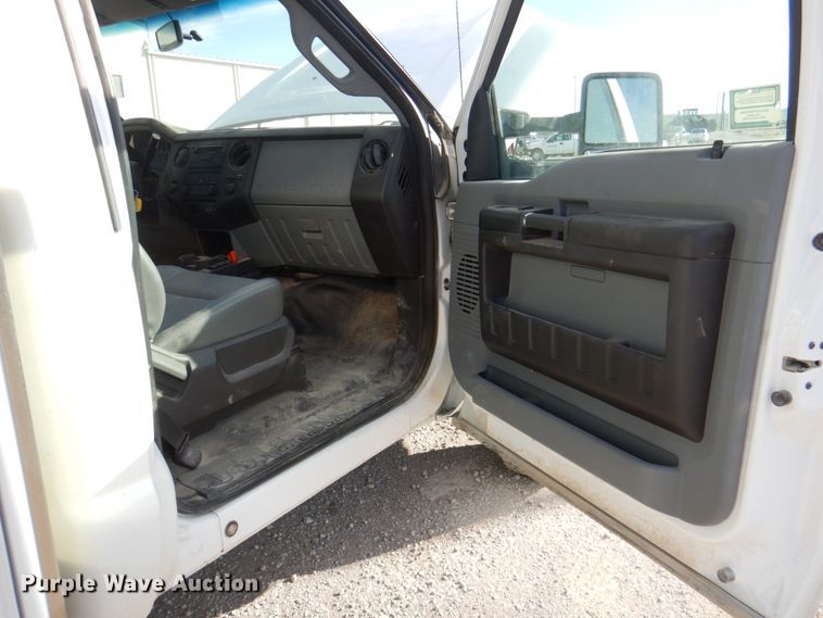 image for item JS9186 2014 Ford F550 Super Duty  utility / service truck