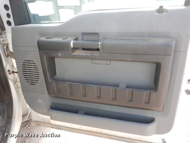 image for item JS9186 2014 Ford F550 Super Duty  utility / service truck