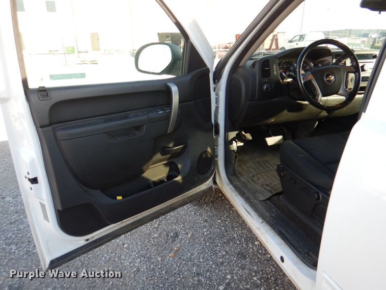 image for item JS9187 2013 Chevrolet Silverado 1500  Crew Cab pickup truck