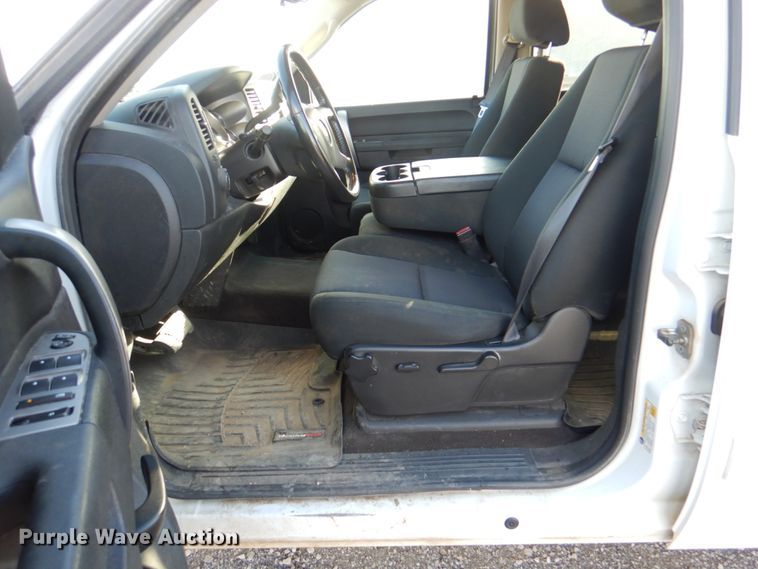 image for item JS9187 2013 Chevrolet Silverado 1500  Crew Cab pickup truck