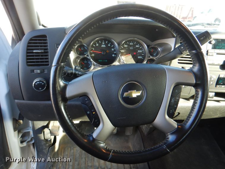 image for item JS9187 2013 Chevrolet Silverado 1500  Crew Cab pickup truck