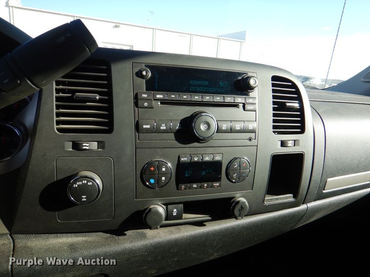 image for item JS9187 2013 Chevrolet Silverado 1500  Crew Cab pickup truck