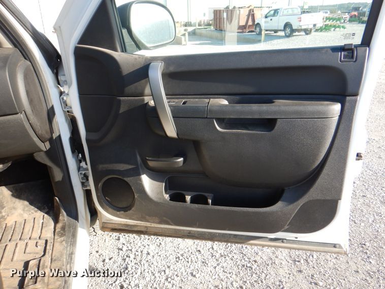 image for item JS9187 2013 Chevrolet Silverado 1500  Crew Cab pickup truck