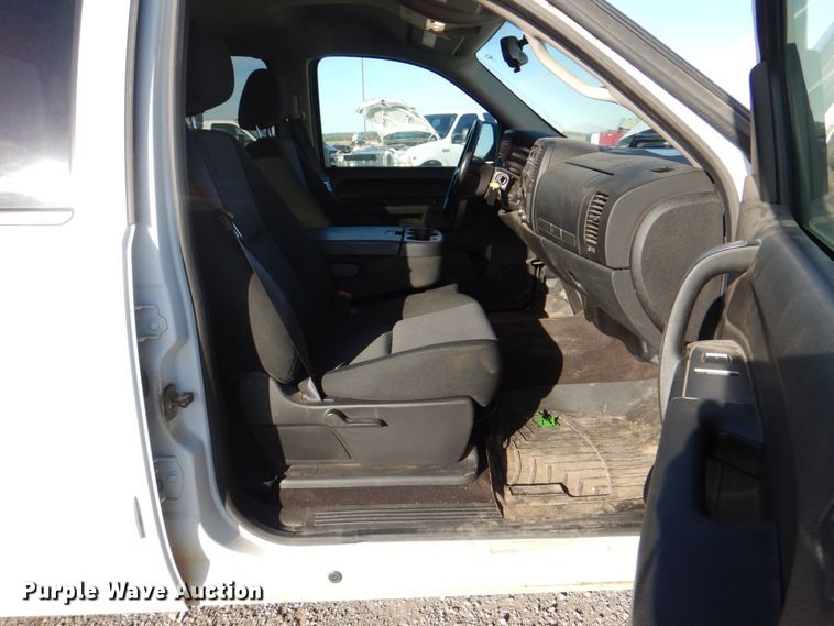 image for item JS9187 2013 Chevrolet Silverado 1500  Crew Cab pickup truck