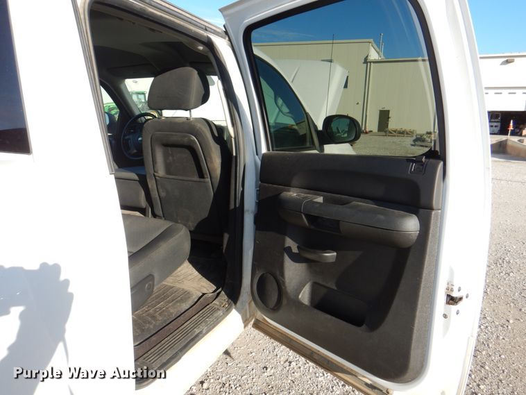 image for item JS9187 2013 Chevrolet Silverado 1500  Crew Cab pickup truck