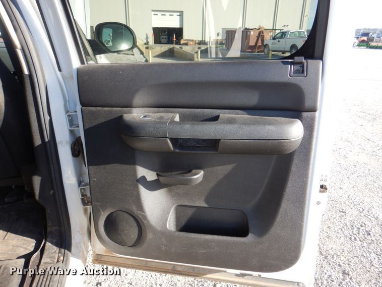 image for item JS9187 2013 Chevrolet Silverado 1500  Crew Cab pickup truck