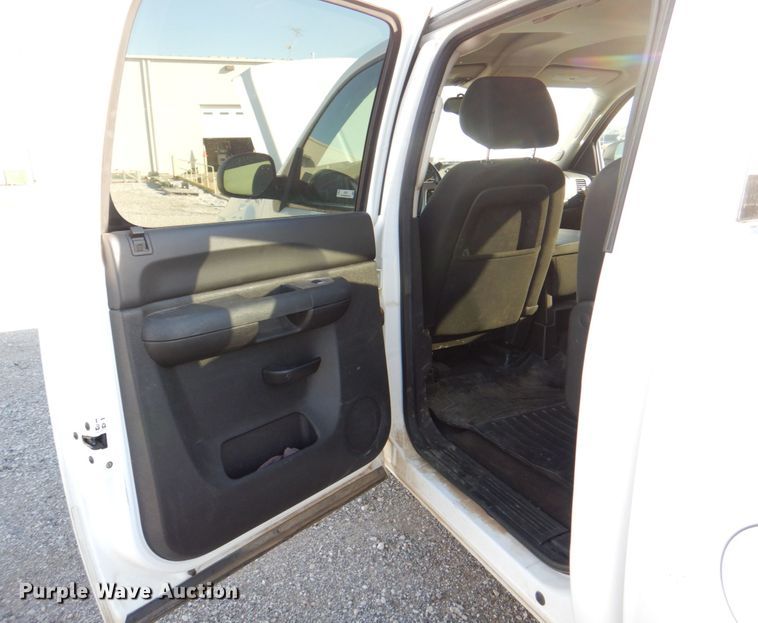 image for item JS9187 2013 Chevrolet Silverado 1500  Crew Cab pickup truck