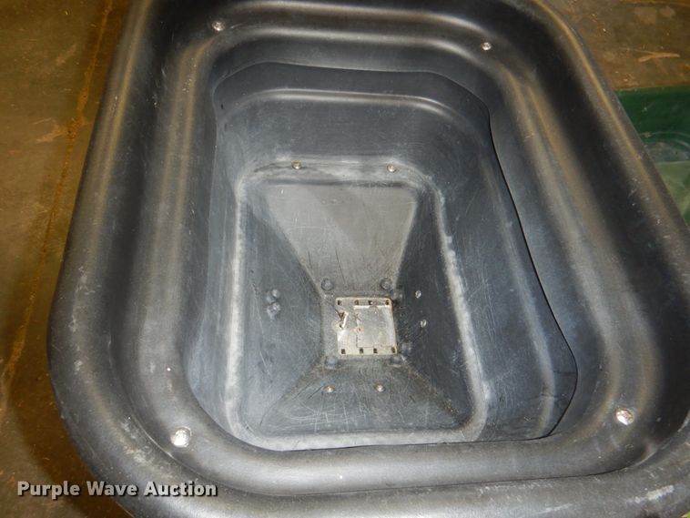 image for item JS9192 Turfco T3100  spreader