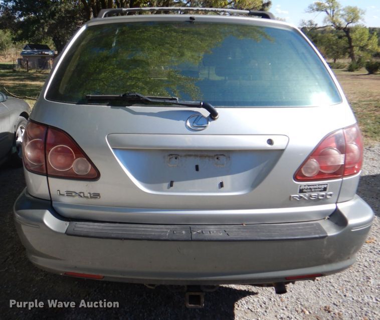 image for item JS9194 2000 Lexus RX300  SUV