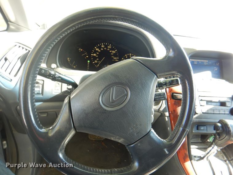 image for item JS9194 2000 Lexus RX300  SUV