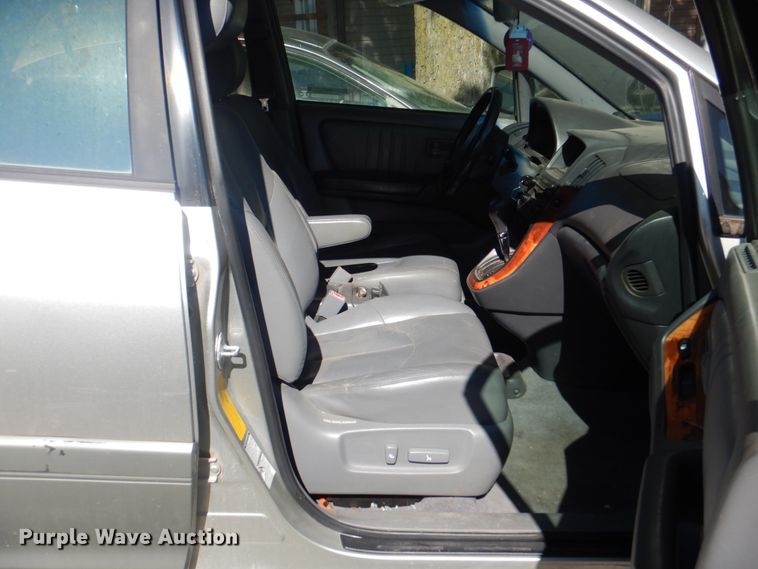 image for item JS9194 2000 Lexus RX300  SUV