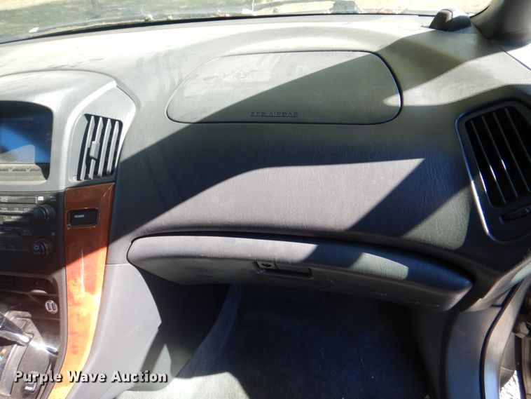 image for item JS9194 2000 Lexus RX300  SUV