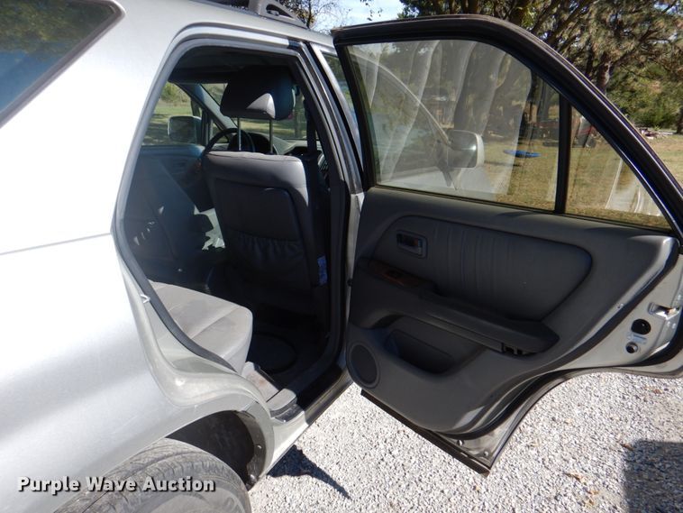 image for item JS9194 2000 Lexus RX300  SUV