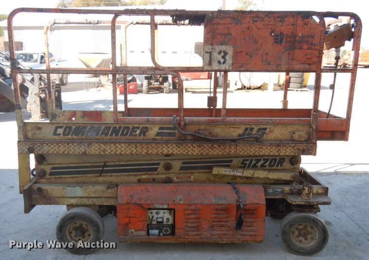 image for item JS9512 JLG CM-233  scissor lift