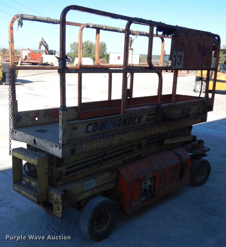 image for item JS9512 JLG CM-233  scissor lift