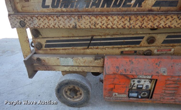 image for item JS9512 JLG CM-233  scissor lift