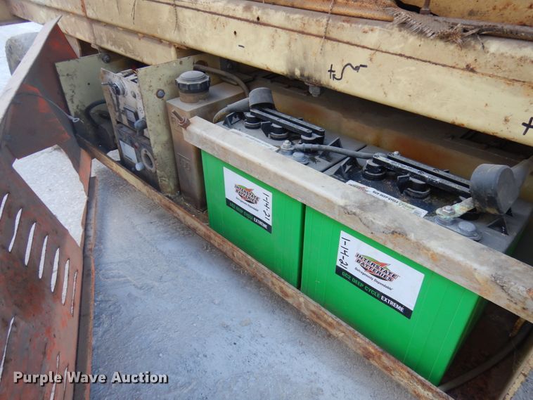 image for item JS9512 JLG CM-233  scissor lift