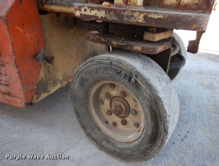 image for item JS9512 JLG CM-233  scissor lift