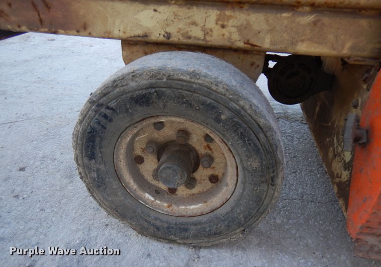 image for item JS9512 JLG CM-233  scissor lift