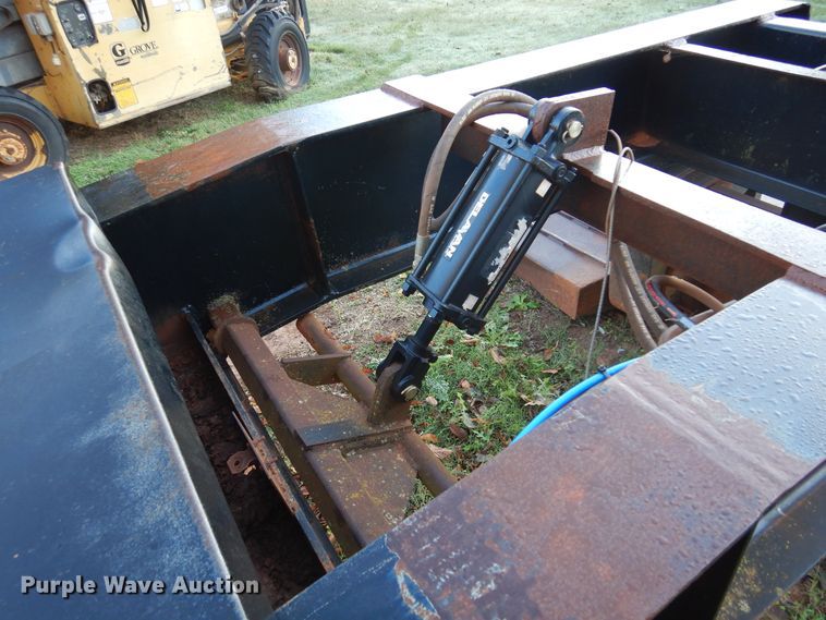 image for item JT9503 2006 Challenger  lowboy equipment trailer