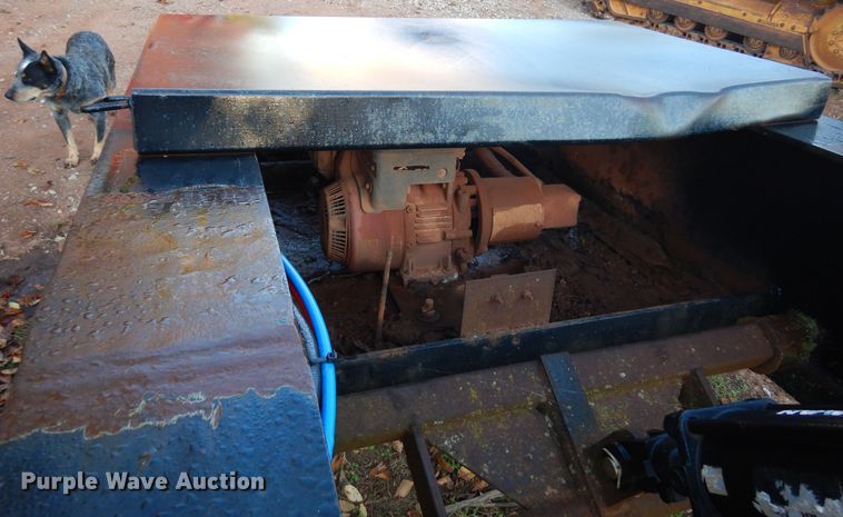 image for item JT9503 2006 Challenger  lowboy equipment trailer