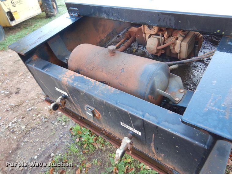 image for item JT9503 2006 Challenger  lowboy equipment trailer