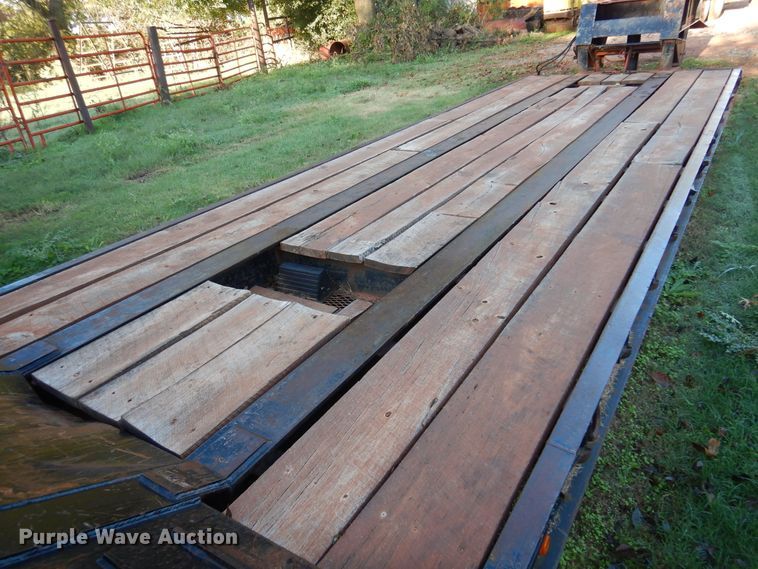 image for item JT9503 2006 Challenger  lowboy equipment trailer