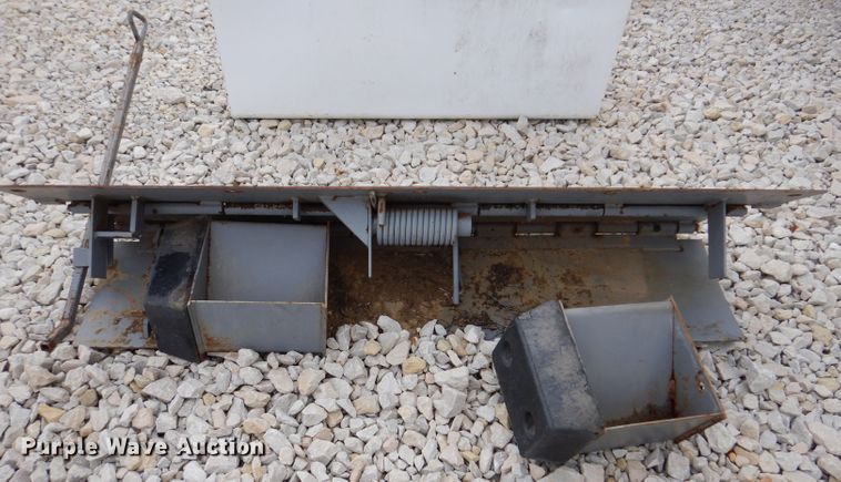 image for item KA9477 Bluff 20EP72  mechanical edge of dock leveler