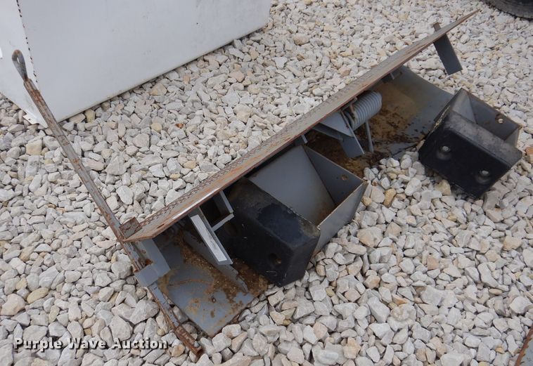 image for item KA9477 Bluff 20EP72  mechanical edge of dock leveler