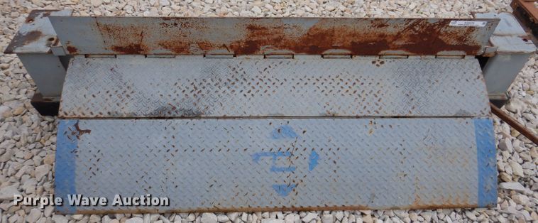 image for item KA9478 Bluff 20EP72  mechanical edge of dock leveler