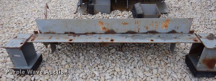 image for item KA9478 Bluff 20EP72  mechanical edge of dock leveler
