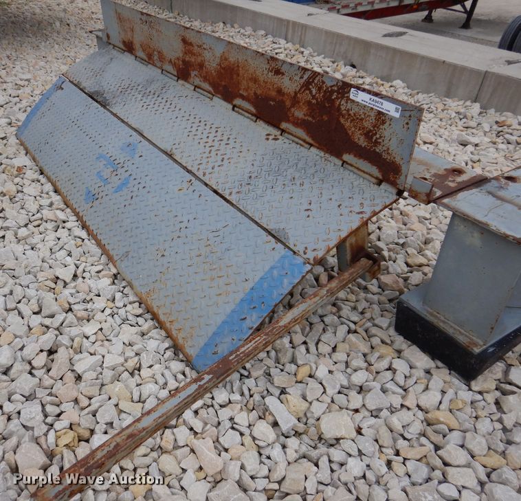 image for item KA9478 Bluff 20EP72  mechanical edge of dock leveler