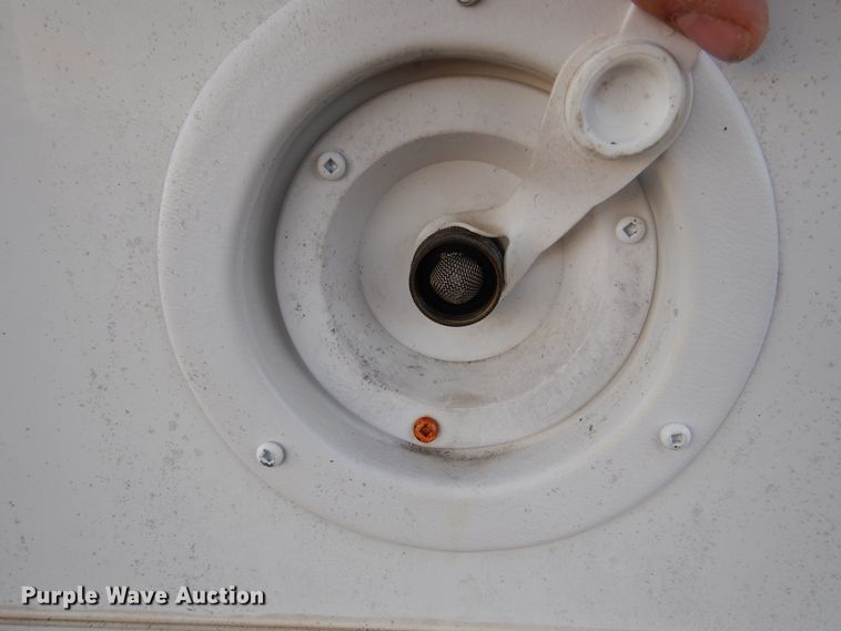 image for item KO9196 2002 Hi-Lo  camper