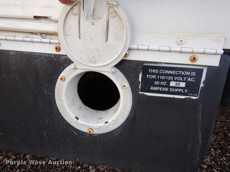 image for item KO9196 2002 Hi-Lo  camper