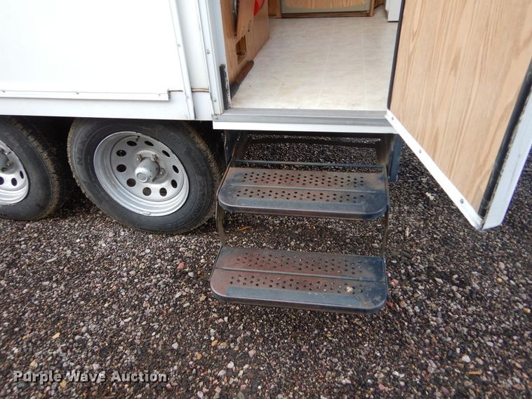 image for item KO9196 2002 Hi-Lo  camper